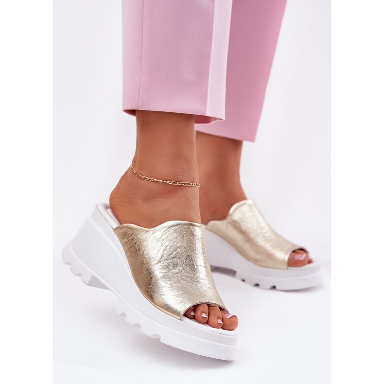 Panouri din piele pe Artiker 56C0435 PLN de aur 2 Panouri din piele pe Artiker 56C0435 PLN de aur 2