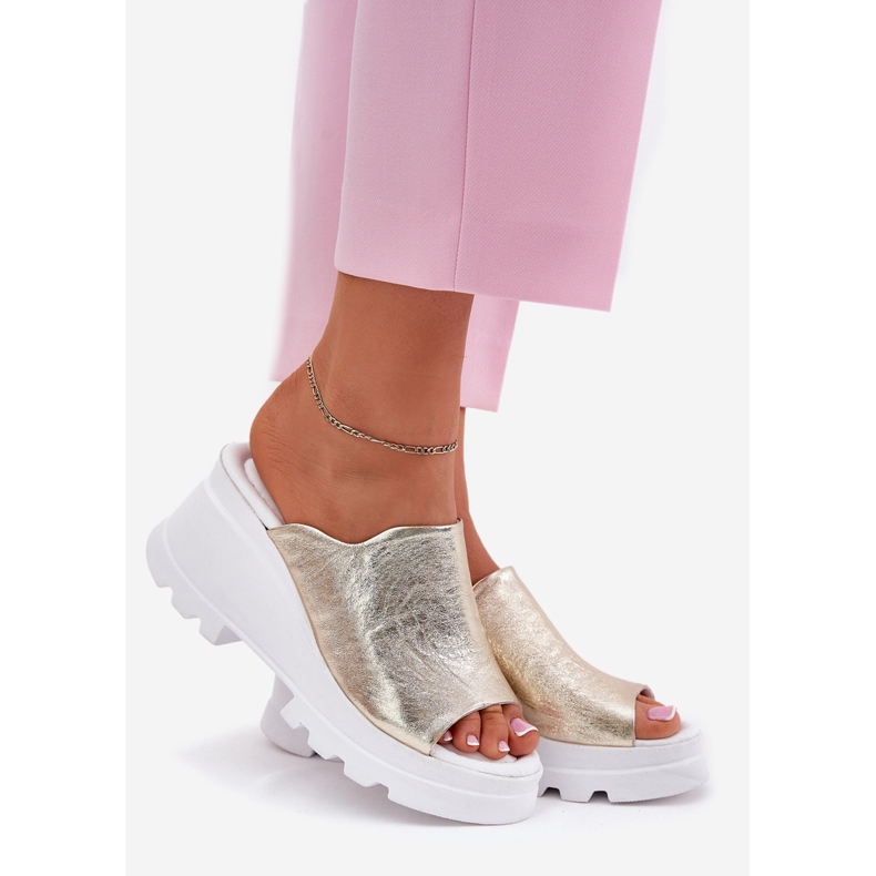 Panouri din piele pe Artiker 56C0435 PLN de aur 1 Panouri din piele pe Artiker 56C0435 PLN de aur 1