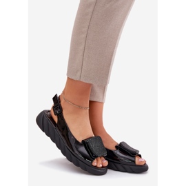 ARTIKER Sandale pentru femei lăcuite din piele cu o pană cu decorare artker 56c1564 negru 1