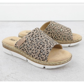 Flip -flops pentru femei pe un imprimeu leopard Jezzi 8832 bej 2