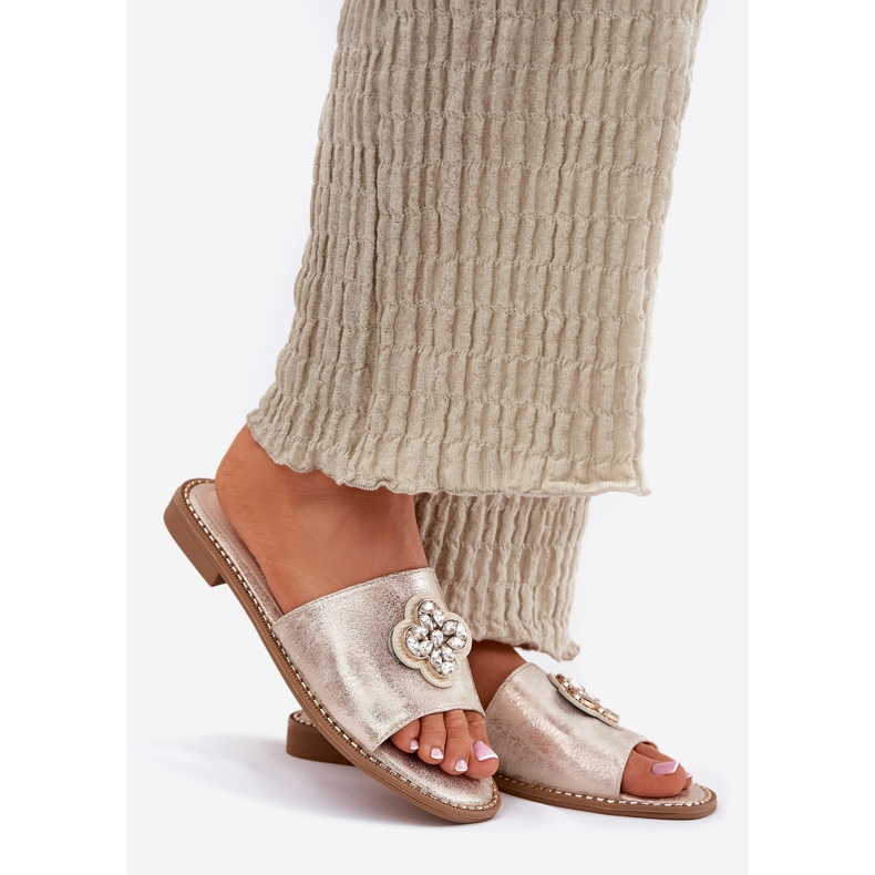 S.Barski Flip-flops pentru femei cu toc plat cu un detaliu decorativ S. Barski KV51-087 PLN de aur 1