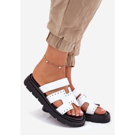Flip -flops din piele vopsită pentru femei pe platforma albă Zazoo 40440 1