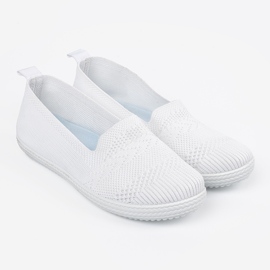 Shelvt Adidaje albe albe cu un superior flexibil 1 Shelvt Adidaje albe albe cu un superior flexibil 1