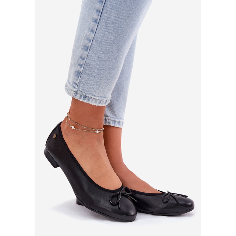 Ballerinas din piele pentru femei Maciejka P6800-01 Negru cu un arc 1