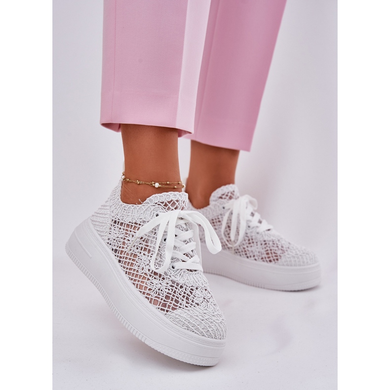 Inna Adidași pentru femei pe platformă cu un superior al albului superior croșetat 2 Inna Adidași pentru femei pe platformă cu un superior al albului superior croșetat 2