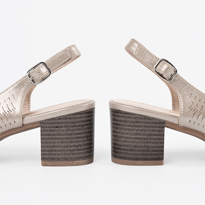 Sergio Leone Sandale aurii cu degete joase de aur 1