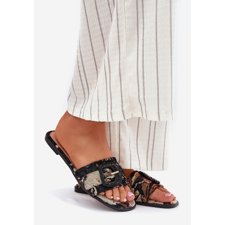 Inna Flip -flops pentru femei cu o cataramă neagră decorativă negru 1 Inna Flip -flops pentru femei cu o cataramă neagră decorativă negru 1