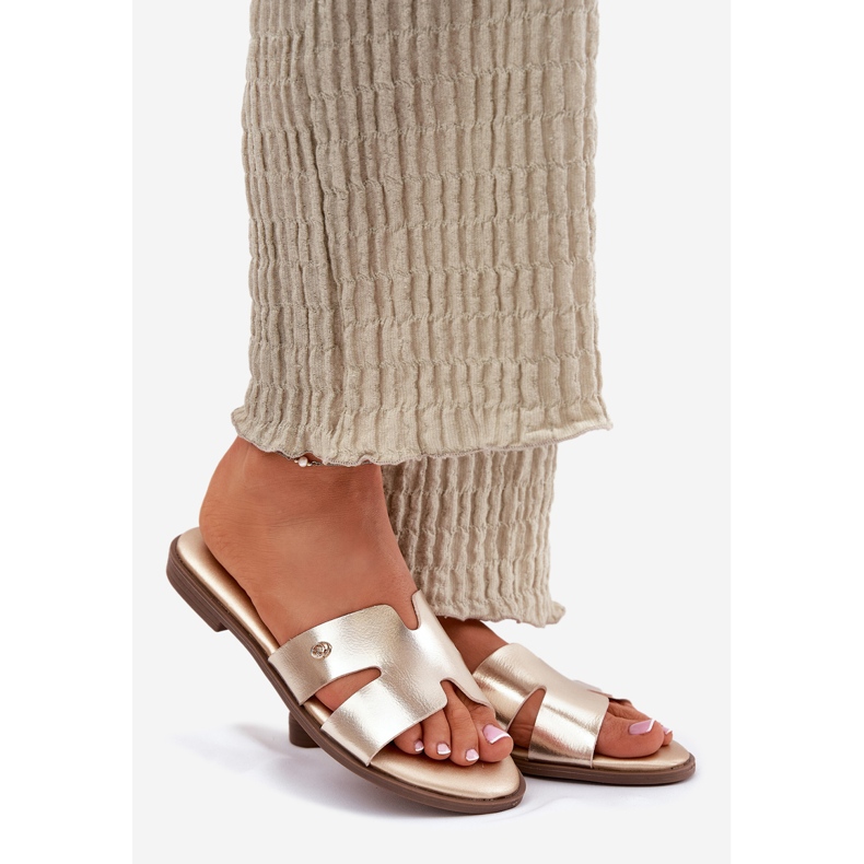 EVento Clapele plate pentru femei cu piele aurii din piele eco de aur 1 EVento Clapele plate pentru femei cu piele aurii din piele eco de aur 1