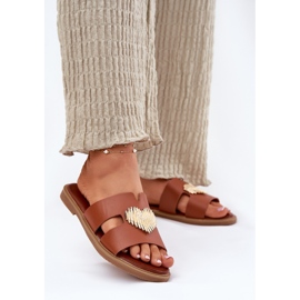 EVento Flip -flop -uri pentru femei cu lac plat cu o cămilă de decorare aurii maro 2 EVento Flip -flop -uri pentru femei cu lac plat cu o cămilă de decorare aurii maro 2