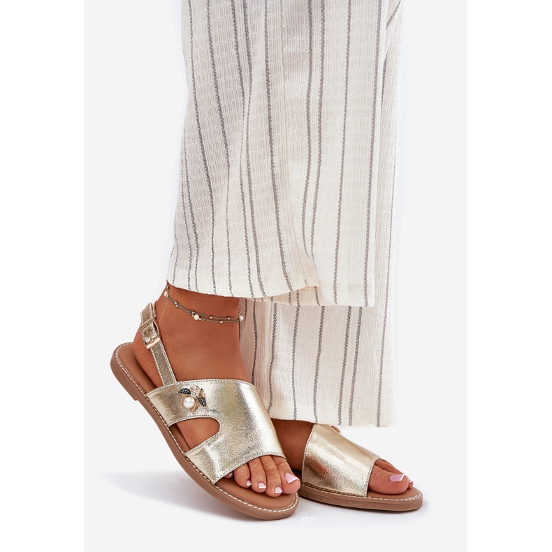 Sandale pentru femei plate cu un detaliu decorativ Vinceza 17378 Zlotys de aur 1