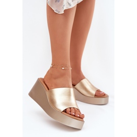 Inna Flip -flops pentru femei pe o pană din piele ecologică de aur 2