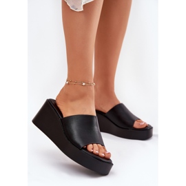 Inna Flip -flops pentru femei pe o pană din piele ecologică neagră negru 2