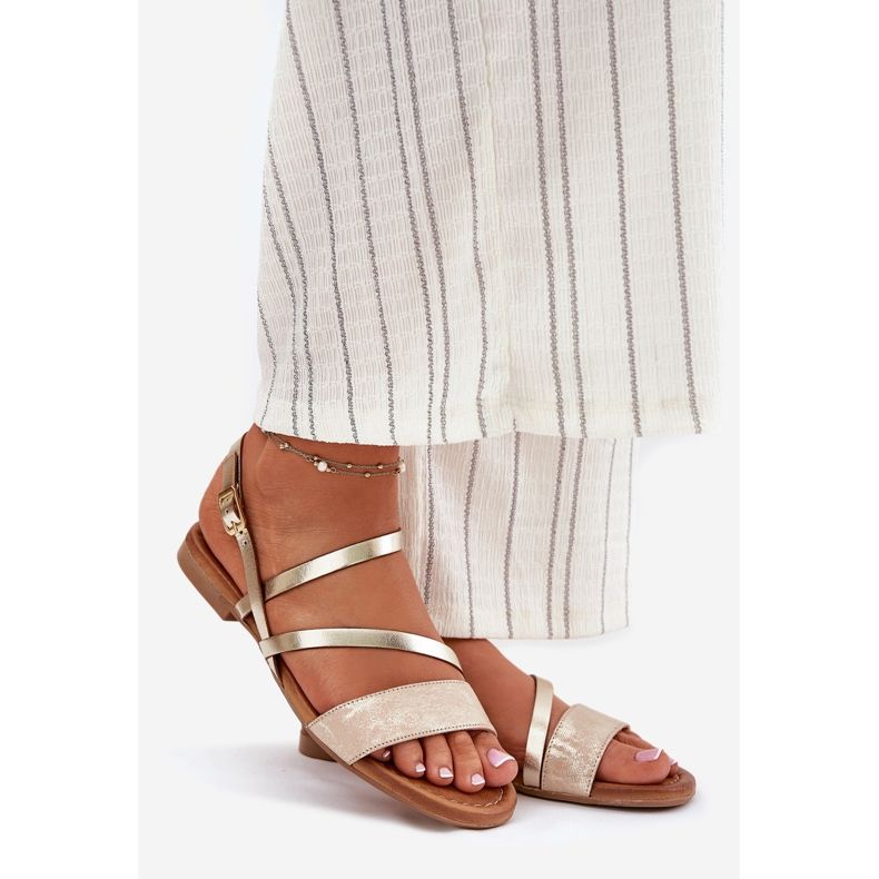 Sandale din piele pentru femei cu toc plat Maciejka 06966-25 PLN de aur 1 Sandale din piele pentru femei cu toc plat Maciejka 06966-25 PLN de aur 1