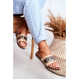 EVento Flip-flops BeNice Beige pentru femei pe plută cu pietre de stras bej 3 EVento Flip-flops BeNice Beige pentru femei pe plută cu pietre de stras bej 3