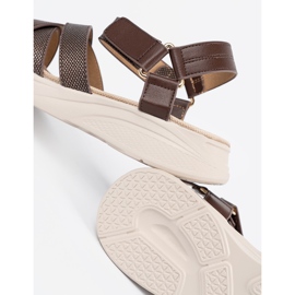 Sergio Leone Sandale maro pe o platformă albă 1