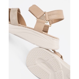 Sergio Leone Sandale bej ușoare pe o platformă albă 1