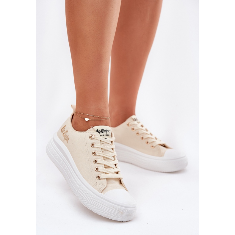 Adidași pentru femei pe platforma Lee Cooper LCW-24-44-2464L BEIGE bej 2 Adidași pentru femei pe platforma Lee Cooper LCW-24-44-2464L BEIGE bej 2