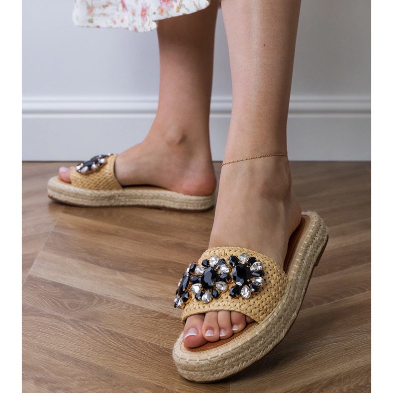 Espadrilles bej cu cristale negre 2