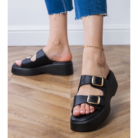 Flip -flops negru cu cleme pe dungi 1