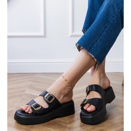 Flip -flops negru cu cleme pe dungi 4