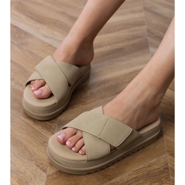 Flip -flip -flops cu dungi pe platformă maro 4
