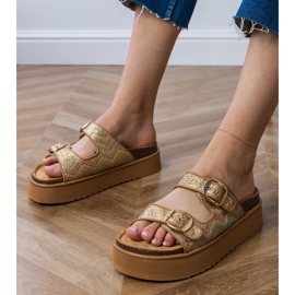 Flip -flops auriu cu cleme pe dungi de aur 1