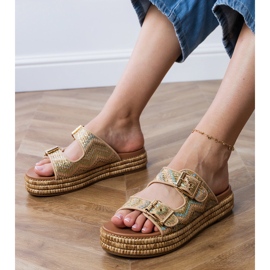 Flip -flops auriu cu cleme pe dungi de aur 9