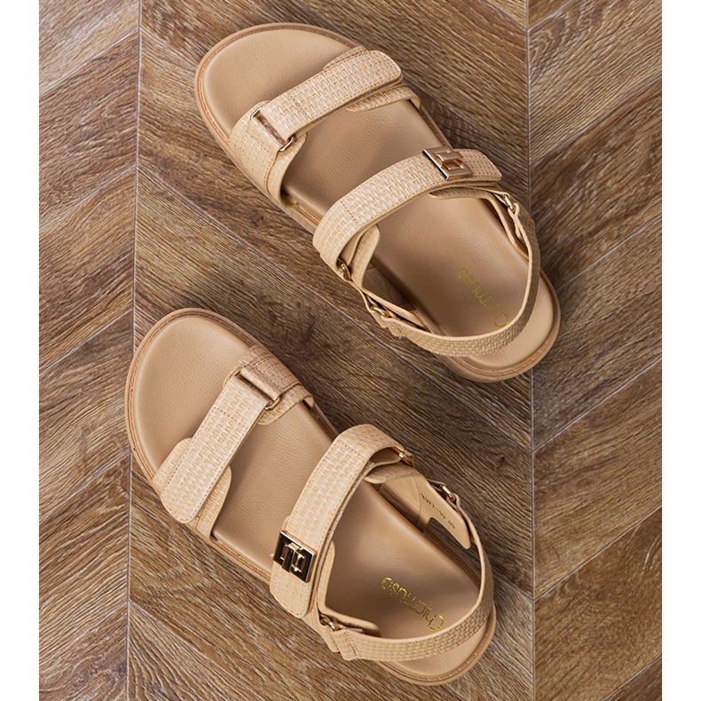 Sandale bej pe platformă cu curele pe velcro 2