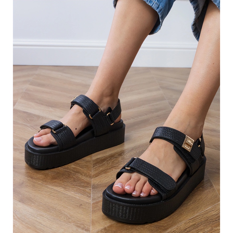 Sandale negre de pe platformă cu curele pe velcro negru 1 Sandale negre de pe platformă cu curele pe velcro negru 1
