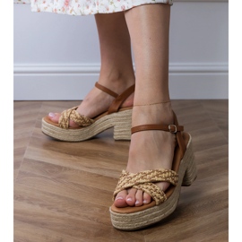 Sandale maro trasate pe post 2