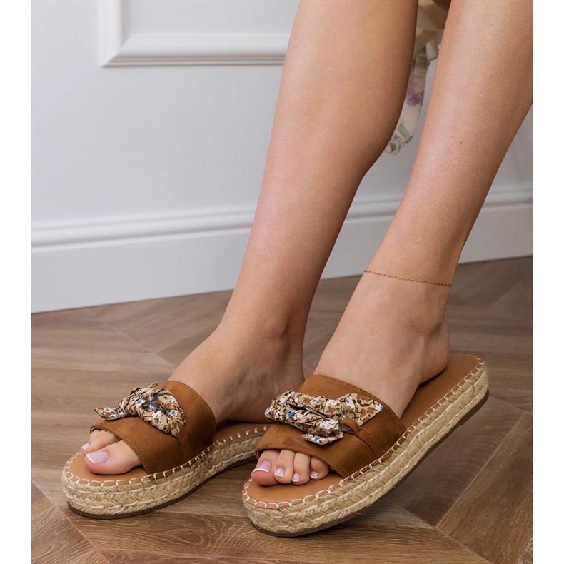 Brown espadrilles cu un arc maro 2