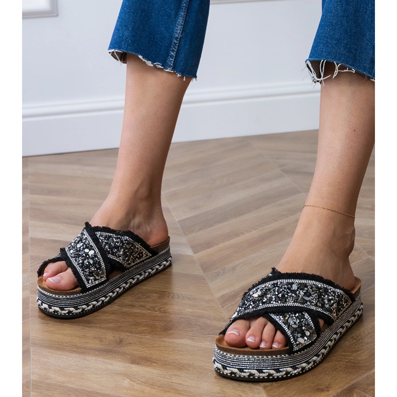 Flip -flops negru cu dungi 1