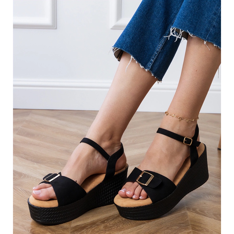 Sandale de femei negre cu o cataramă decorativă negru 2