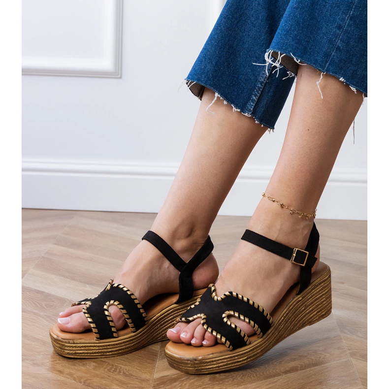 Sandale negre cu broderie pe margini negru 1 Sandale negre cu broderie pe margini negru 1