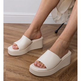 Flip -flops clasic alb pe platformă 4