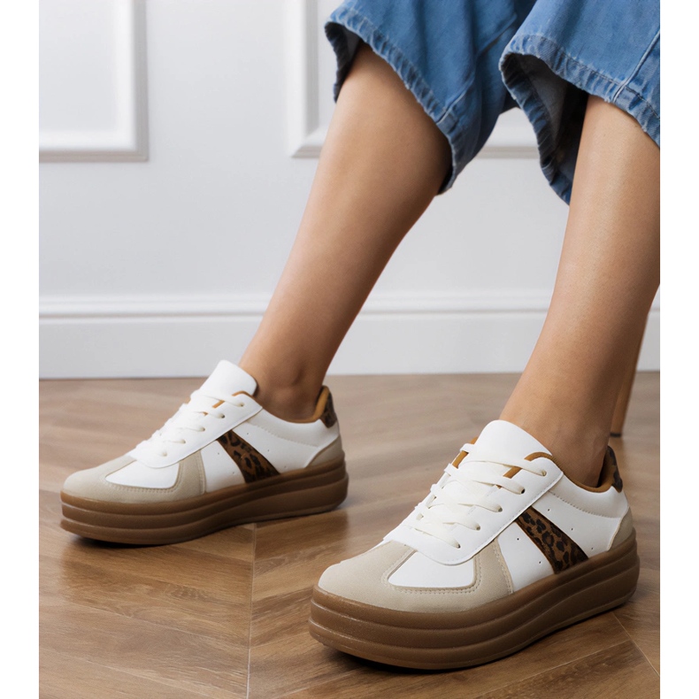 Adidaje pentru femei pentru femei pe platformă alb 1