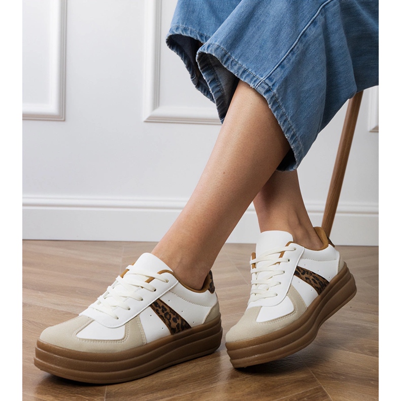 Adidaje pentru femei pentru femei pe platformă alb 2