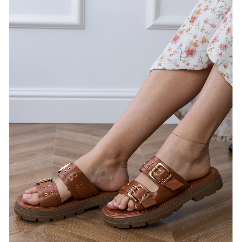 Flip -flop -uri plate maro cu cleme cu dungi 2