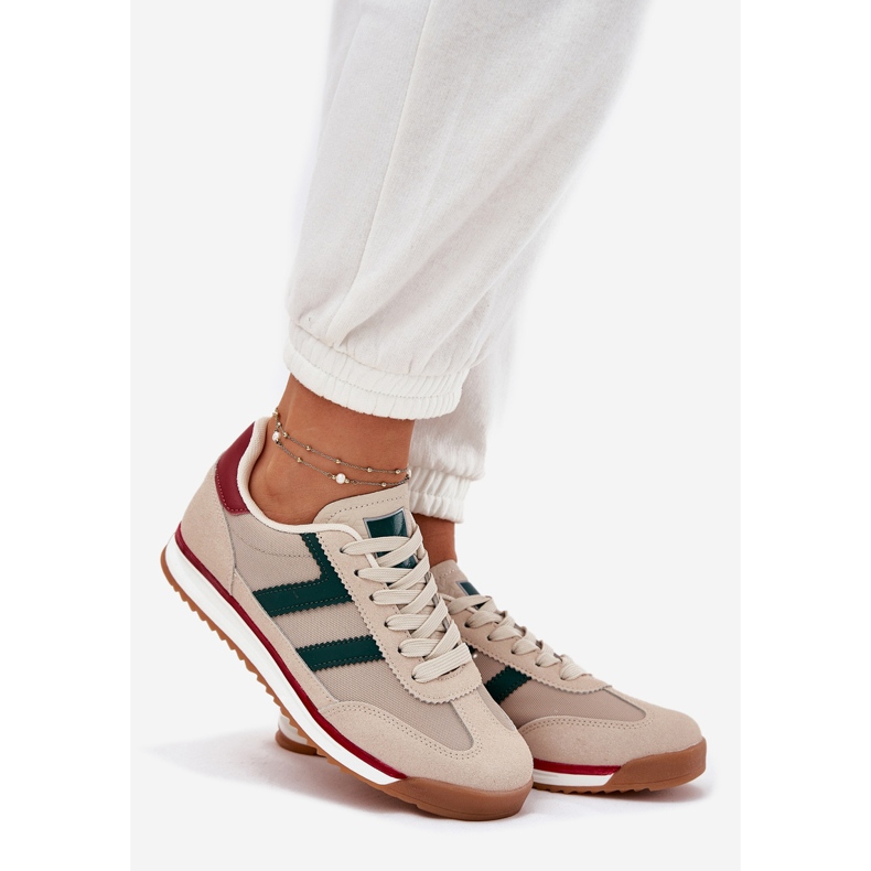 Adidașii cu femei scăzute întunecate bej 1