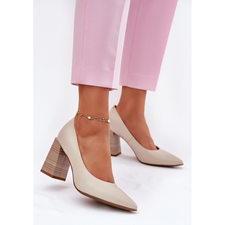 EVento Pompe din piele pe post bej 2 EVento Pompe din piele pe post bej 2