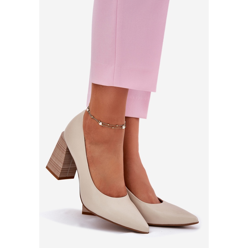 EVento Pompe din piele pe post bej 1 EVento Pompe din piele pe post bej 1