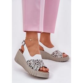 ARTIKER Sandale pentru femei din piele naturală pe Wedge Artker 56C0958 Alb 2 ARTIKER Sandale pentru femei din piele naturală pe Wedge Artker 56C0958 Alb 2