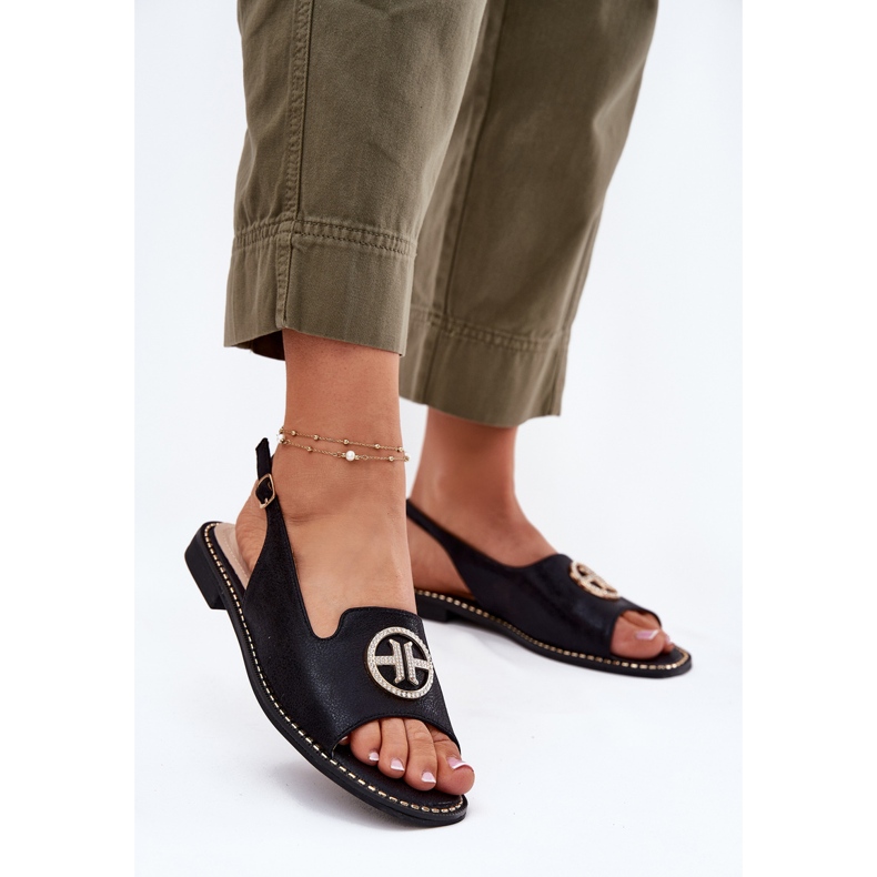 S.Barski Sandale pentru femei cu toc plat cu un ornament S. Barski KV51-002 Negru 2 S.Barski Sandale pentru femei cu toc plat cu un ornament S. Barski KV51-002 Negru 2