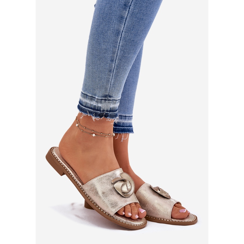 S.Barski Flip-flop-uri pentru femei cu toc plat cu un detaliu decorativ KV51-007 Zloty de aur 1