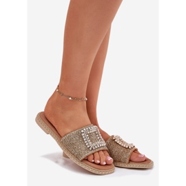 FLIP -uri pentru femei plate cu împletitură și decorare Artiker 56C1337 bej 1 FLIP -uri pentru femei plate cu împletitură și decorare Artiker 56C1337 bej 1