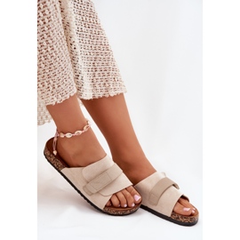 Flip -flops pentru femei cu Velcro pe o platformă de plută bej 2