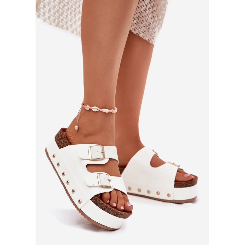 Flip -flops pentru femei cu catarame pe o platformă masivă albă 2