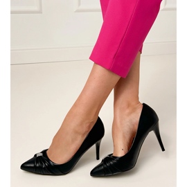 Pompe clasice negre pe un știft cu zirconi negru 1