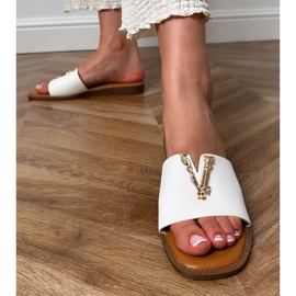 Flip -flops alb cu un decor auriu 4