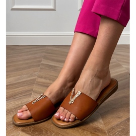 Flip -Flip -Flops cu un decor auriu maro 2